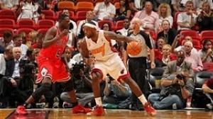Watch NBA: LeBron James' BIG Opening Night vs the Bulls Video