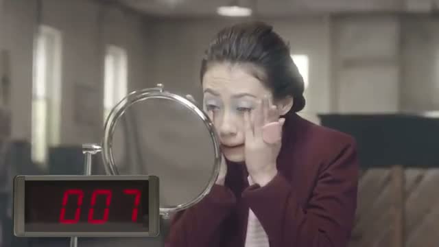 Watch Windows 8: Make up - Beautiful and Fast TV Commercial Ad Video