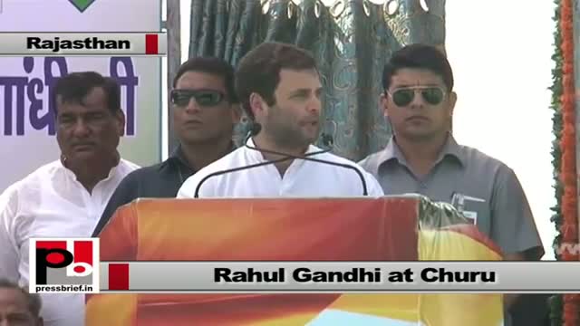 Watch Rahul Gandhi in Churu (Rajasthan) strikes chord with the huge crowd Video