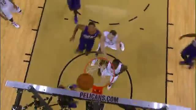Watch NBA: Eric Bledsoe "Red Hot" - Drops 25 on New Orleans Video