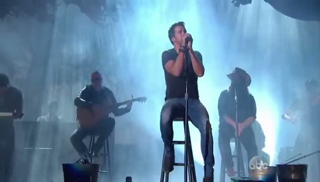 Watch Luke Bryan - Drink A Beer - CMA Awards 2013 Video
