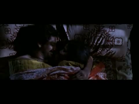 Watch Arshad Warsi & Vidya Balan hot bed scene Ishqiya Deleted Scene Video