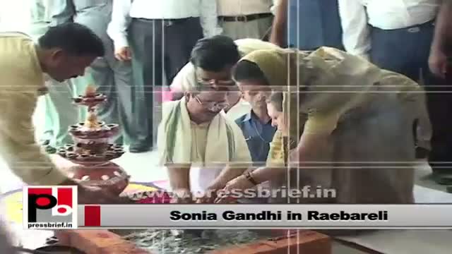 Watch Sonia Gandhi performing Puja in Raebareli Video