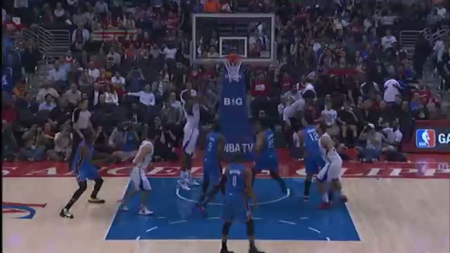 Watch NBA: Blake Griffin's AMAZING Touch Pass Oop to DeAndre Jordan Video