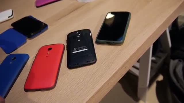 Watch Motorola Moto G Rugged Shell Case Hands On Video