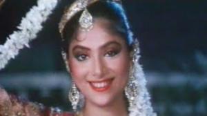 Watch Anarkali Tere Sar Ki Kasam - Laxmikant-Pyarelal Superhit Item Song - Do Matwale - Sanjay Dutt, Sonam Video
