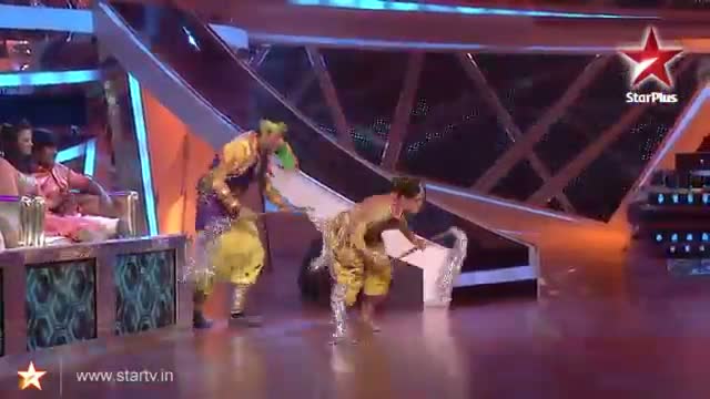 Watch Nach Baliye 6 : Yash and Amrapali's joyful performance - 16 November 2013 - Ep 3 Video
