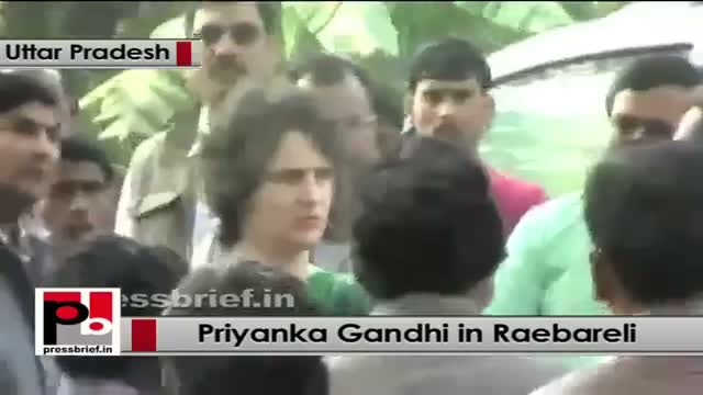 Watch Priyanka Gandhi helps road accident victim in Raebareli Video