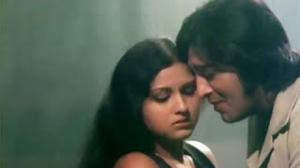 Watch Ye Toh Zindagi Hai - Classic Fun Romantic Hindi Song - Qaid - Vinod Khanna, Leena Chandavarkar Video