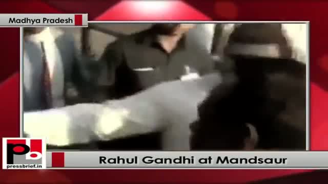 Watch Rahul Gandhi meets people at Mandsaur (Madhya Pradesh) Video