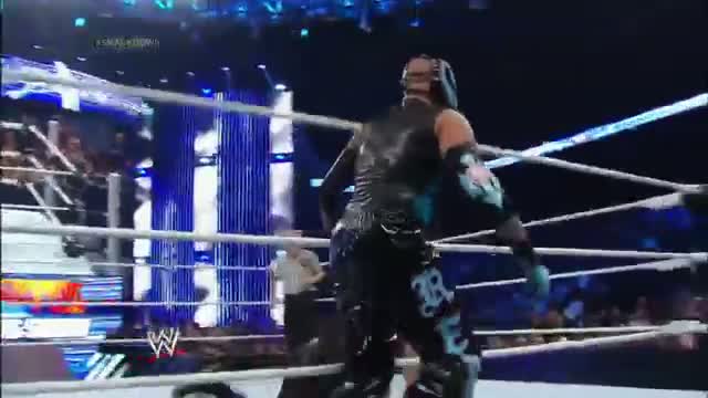 Watch WWE SmackDown: The Usos & Rey Mysterio vs. The Shield - Nov. 22, 2013 Video