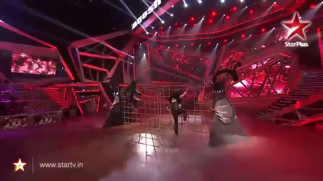 Watch Nach Baliye 6 : Raqesh and Ridhi's act in a new avatar - 23 November 2013 Video