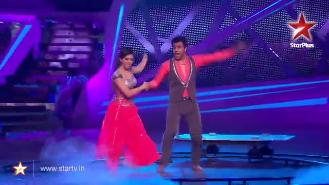 Watch Nach Baliye 6 : Ripu and Shivangi's wonderful dance performance - 23 November 2013 Video