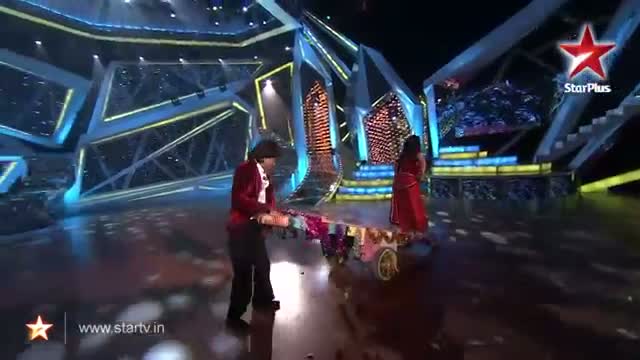 Watch Nach Baliye 6 : Raju and Shikha's Romantic Performance - 24 November 2013 Video