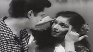 Watch Do Nigahen Teri - Old Romantic Song - Mujrim - Shammi Kapoor, Ragini (Old is Gold) Video