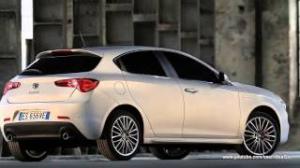 Watch 2014 Alfa Romeo Giulietta Interiors and Exteriors Design Video