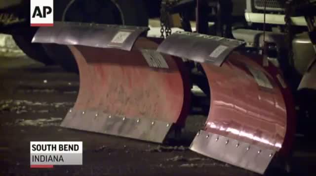 Watch Heavy Snowfall Surprises Indiana, Michigan Video