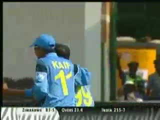 Watch Sourav Ganguly Takes 3 Wickets vs Zimbabwe - 2003 WC Video