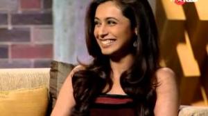 Watch Rapid Fire with Kajol, Shahrukh & Rani - Koffee With Karan (Season 4) Video