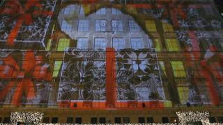 Watch Saks Fith Avenue 2013 Holiday Light Show Video
