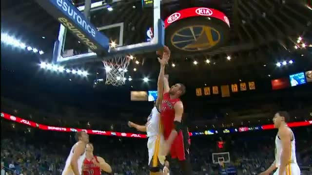 Watch NBA: Jonas Valanciunas Spins and Slams On Andrew Bogut Video