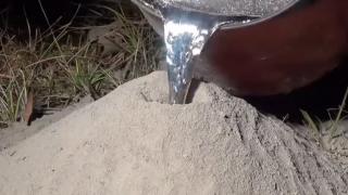 Watch Pouring Molten Aluminium Into An Anthill Video