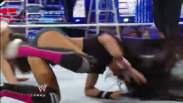Watch The Bella Twins vs. AJ Lee & Tamina Snuka: WWE SmackDown, Dec. 13, 2013 Video