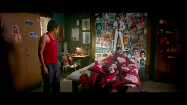 Watch BESHARAM Funny Scene #2 - Ranbir Kapoor & Amitosh Nagpal Video