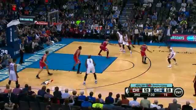 Watch NBA: Kevin Durant's Strong Performance Against the Bulls Video
