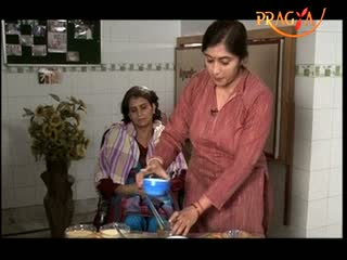 Watch Aapka Beauty Parlour - Home Made Packs for Healthy Hair Video