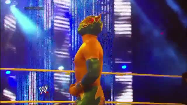 Watch Sin Cara vs. Drew McIntyre: WWE SmackDown, Dec. 20, 2013 Video
