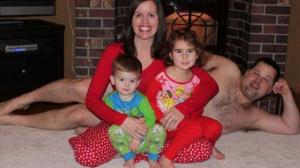 Watch Awkward Family Christmas Photos Video