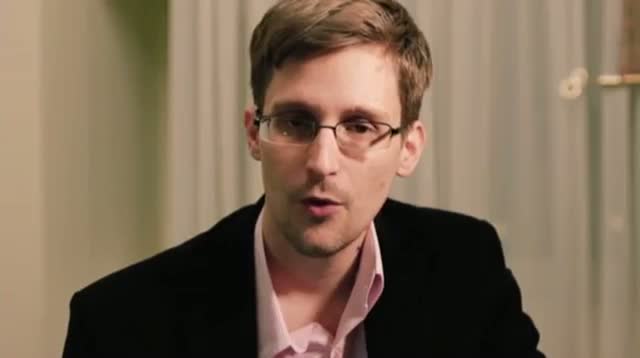 Watch Snowden Sends Christmas Day Message to US Video