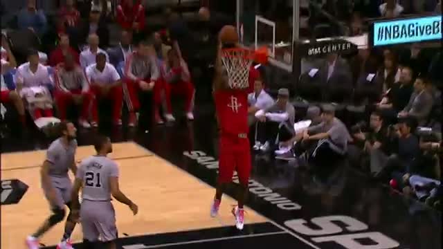 Watch Jeremy Lin's Sweet No-Look Dish to Jones - Top NBA Christmas Play #8 Video