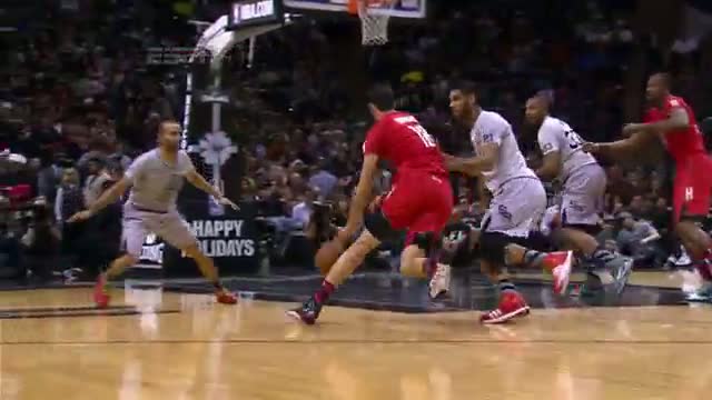 Watch Dwight Howard Finishes Strong Off the Oop - Top NBA Christmas Play #9 Video