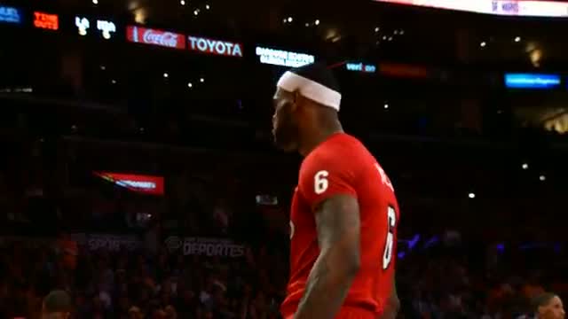 Watch NBA Best Of Phantom: Lebron James' Dunks on Christmas Day! Video