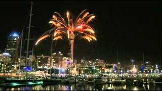 Watch Auckland, New Zealand Rings in 2014 Video