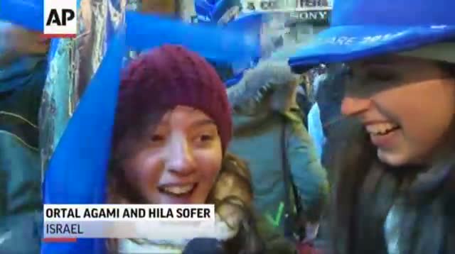 Watch 2014 Arrives Amid Cheers and Wishes Video