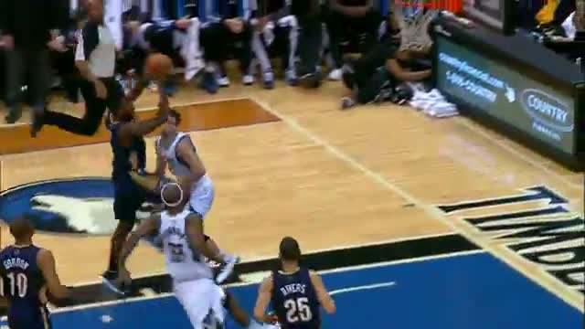 Watch NBA: Dante Cunningham Swats it into the Seats! Video