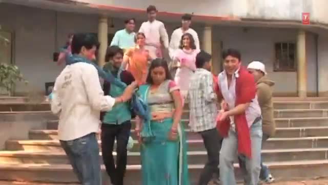 Watch Bhojpuri Video Song "Paro Badnaam Bhail" - Movie: Fagun Ke Lutab Lahar Video
