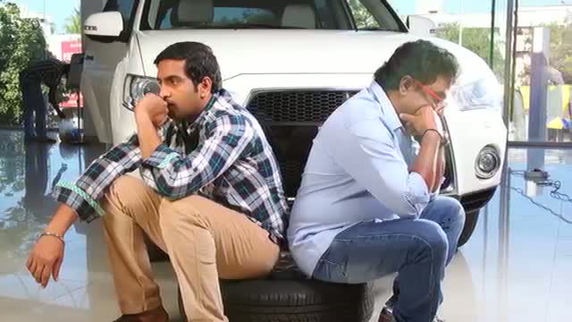 Watch Pattampoochi (Official Full Tamil Song) - Inga Enna Solludhu Video