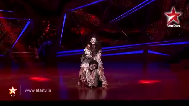 Watch Nach Baliye 6 - 5th January 2014 - Vinod and Raksha's creepy act Video