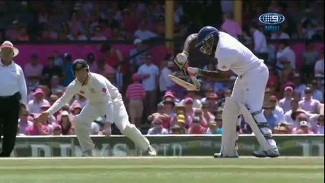 Watch Michael Carberry Bat Snaps While Playing A Defensive Shot - Ashes 2013-14 - 5th Test SCG Video