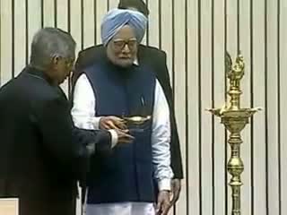 Watch PM inaugurates the 12th Pravasi Bharatiya Divas Video