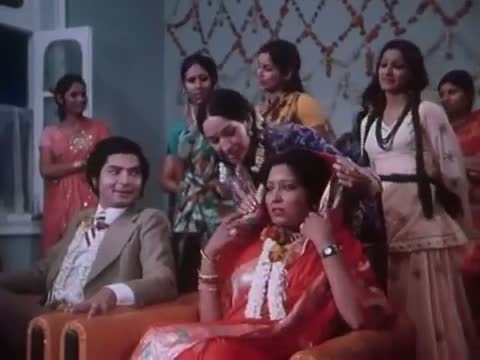 Watch Bhabhi Ki Ungli Mein Heere Ka Challa - Classic Bollywood Wedding Song - Tapasya (1976) - Rakhee Gulzar Video
