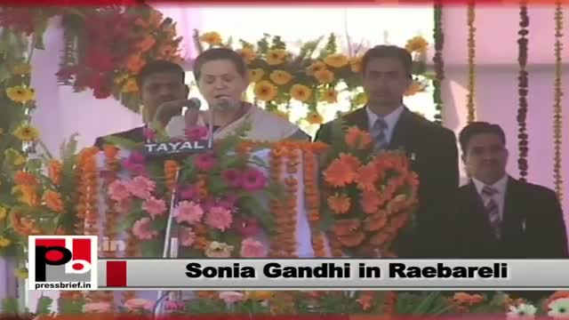 Watch Sonia Gandhi: Indira ji and Rajiv ji didn't have fear for their lives Video