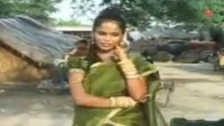 Watch Bhojpuri Video Song "Maare Marada Ke Mehariya" From Album: Chunari Mein Chuela Gulab Video