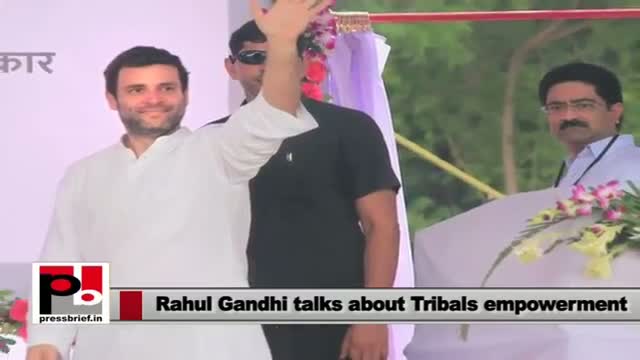 Watch Rahul Gandhi strikes chord with Tribals Video