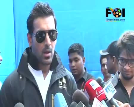 Watch Bollywood Celebs At Mumbai Marathon 2014 Video