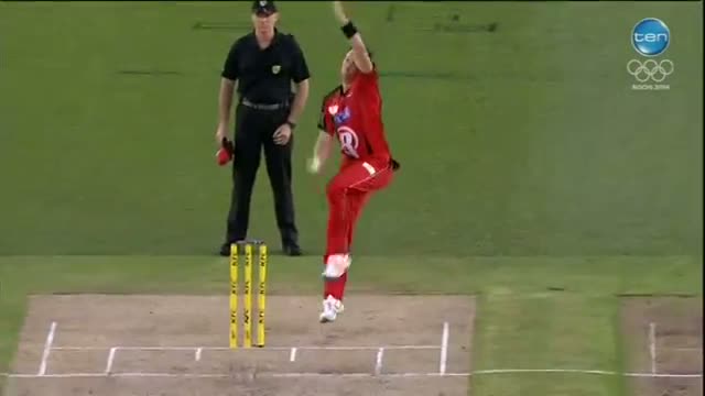Watch T20 Big Bash 2014 - Melbourne Renegades v Sydney Sixers - Steve Smith Massive Six at Etihad Stadium Video
